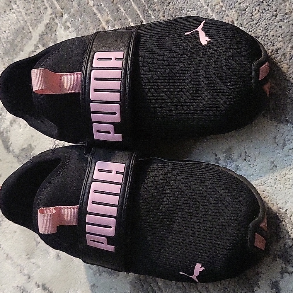 Girls sneakers